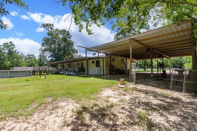 74 County Road 4400, Dayton, TX 77535