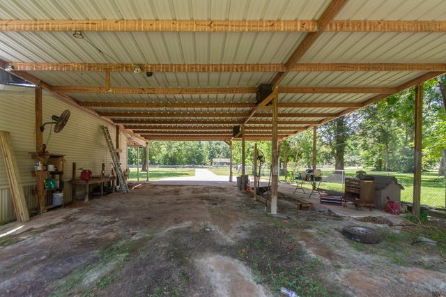 74 County Road 4400, Dayton, TX 77535