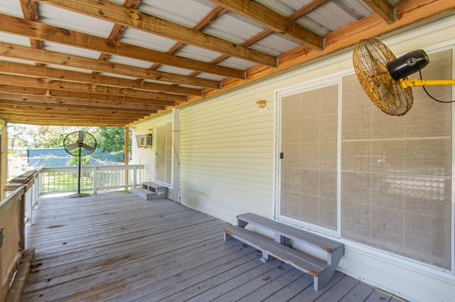 74 County Road 4400, Dayton, TX 77535