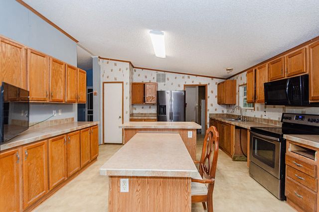 74 County Road 4400, Dayton, TX 77535