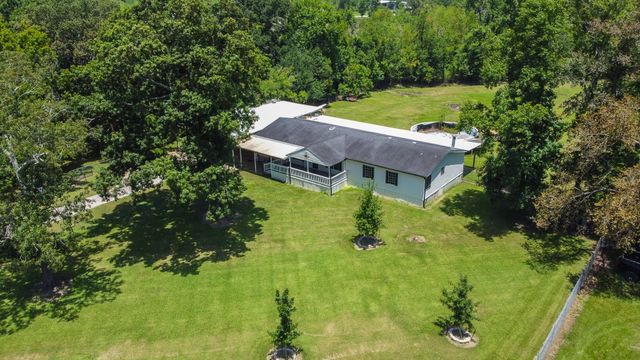 74 County Road 4400, Dayton, TX 77535