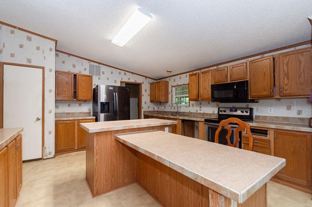 74 County Road 4400, Dayton, TX 77535