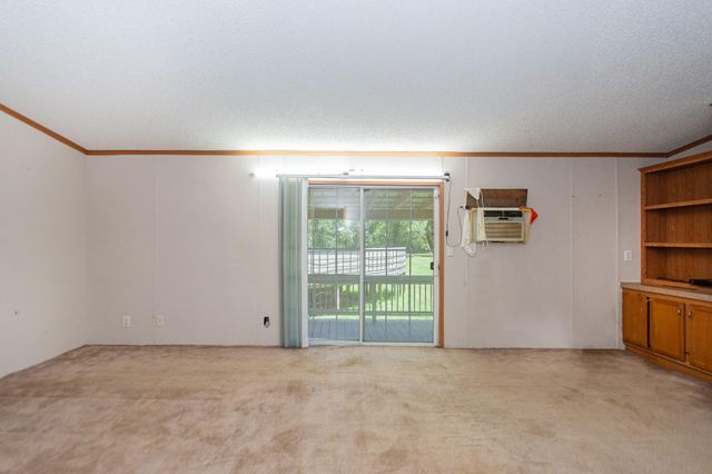 74 County Road 4400, Dayton, TX 77535