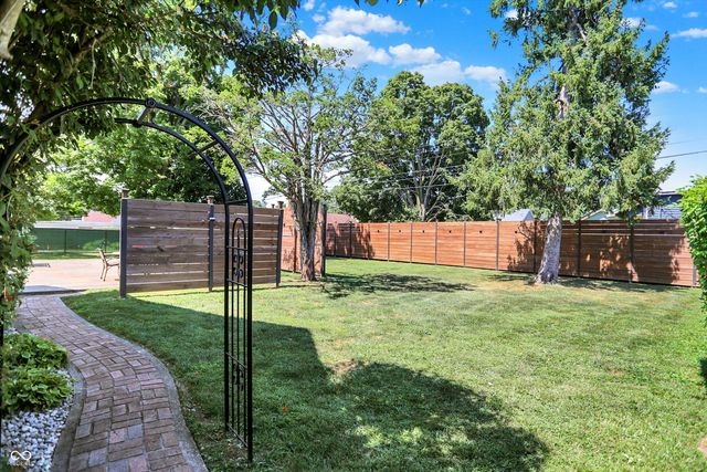 890 E Washington Street, Martinsville, IN 46151