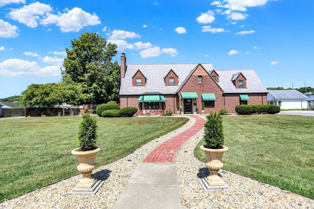 890 E Washington Street, Martinsville, IN 46151