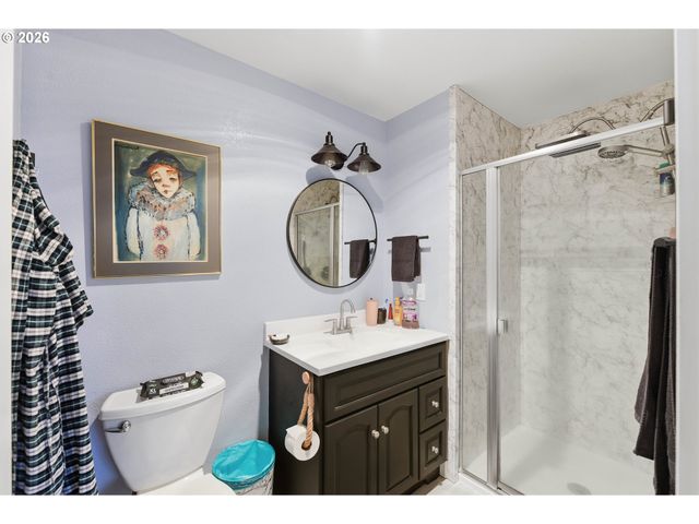 93930 BRIDGE VIEW Ln, North Bend, OR 97459