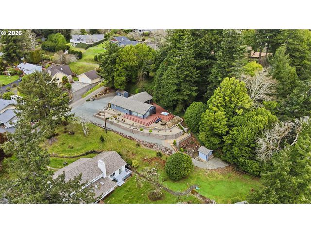 93930 BRIDGE VIEW Ln, North Bend, OR 97459