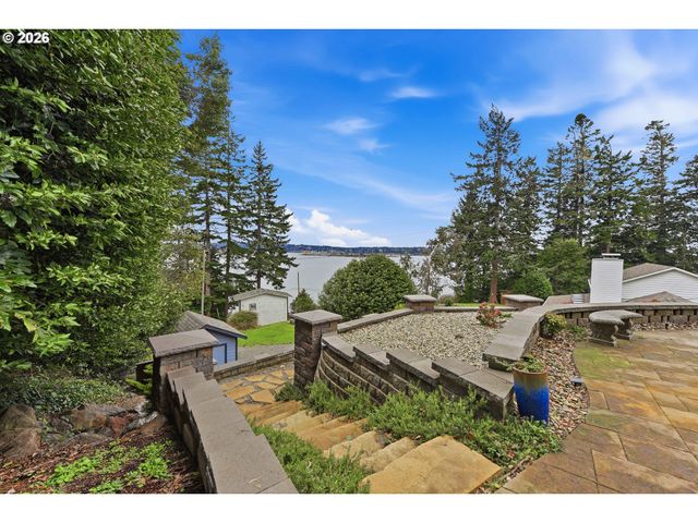 93930 BRIDGE VIEW Ln, North Bend, OR 97459