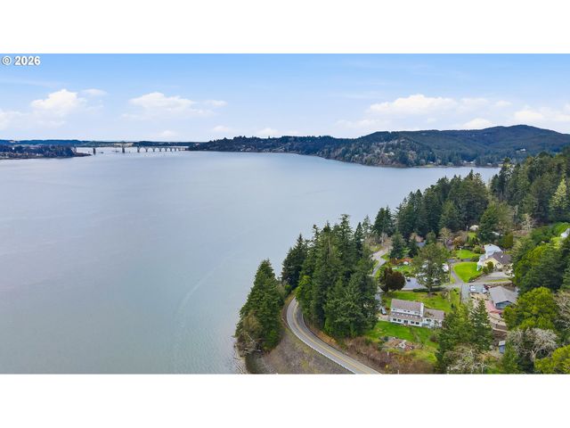 93930 BRIDGE VIEW Ln, North Bend, OR 97459