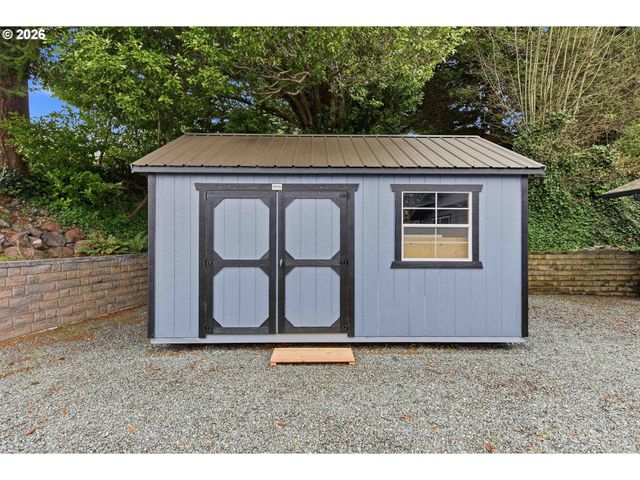 93930 BRIDGE VIEW Ln, North Bend, OR 97459