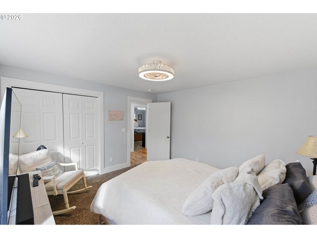 93930 BRIDGE VIEW Ln, North Bend, OR 97459