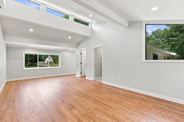 20 Wachusett Street, Leominster, MA 01453