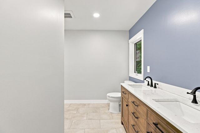 20 Wachusett Street, Leominster, MA 01453