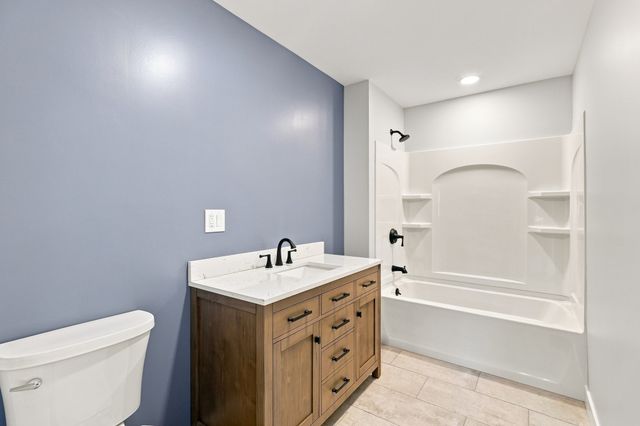 20 Wachusett Street, Leominster, MA 01453