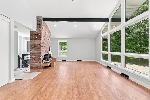 20 Wachusett Street, Leominster, MA 01453