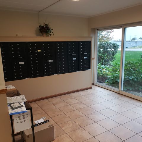 5300 Walnut Avenue 12B, Downers Grove, IL 60515