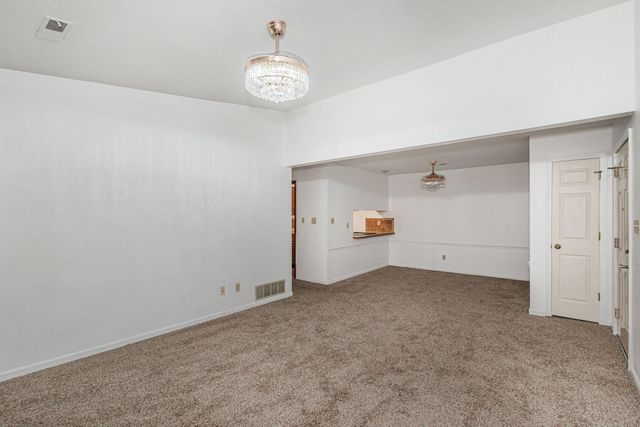 104-3 E GREEN MEADOWS RD, Columbia, MO 65203