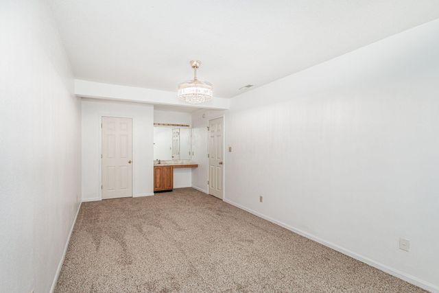 104-3 E GREEN MEADOWS RD, Columbia, MO 65203