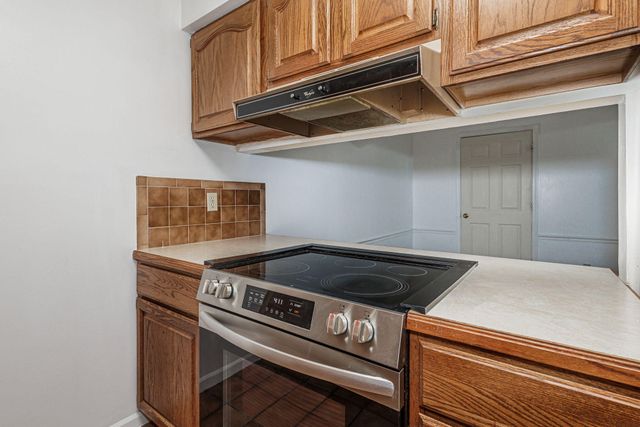 104-3 E GREEN MEADOWS RD, Columbia, MO 65203