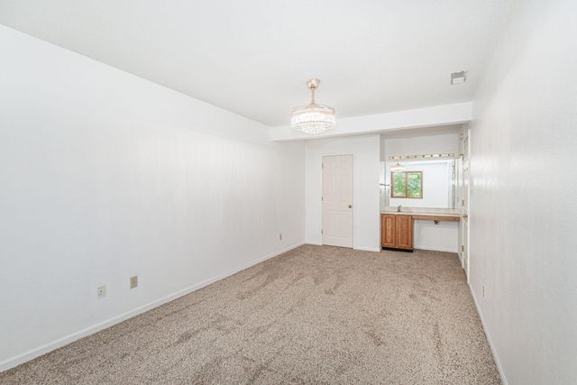 104-3 E GREEN MEADOWS RD, Columbia, MO 65203