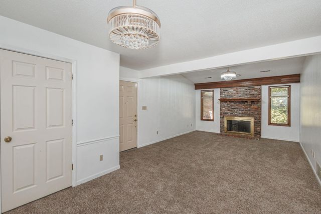 104-3 E GREEN MEADOWS RD, Columbia, MO 65203