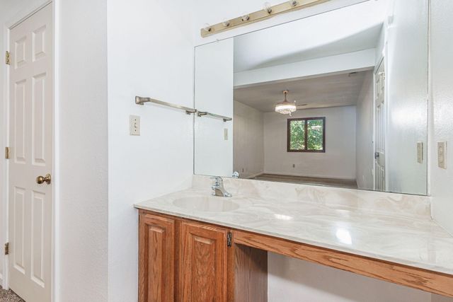 104-3 E GREEN MEADOWS RD, Columbia, MO 65203