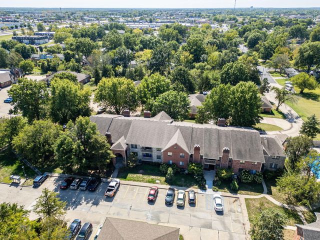 104-3 E GREEN MEADOWS RD, Columbia, MO 65203