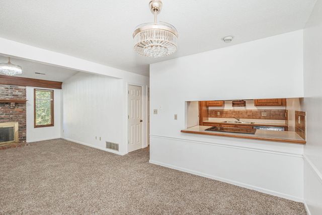 104-3 E GREEN MEADOWS RD, Columbia, MO 65203