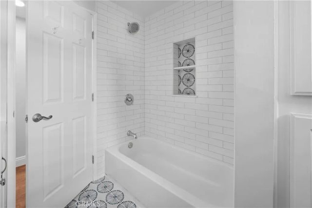23555 Neargate, Newhall, CA 91321