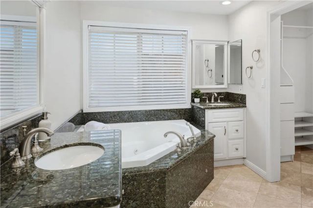 23555 Neargate, Newhall, CA 91321