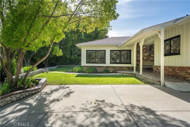 23555 Neargate, Newhall, CA 91321