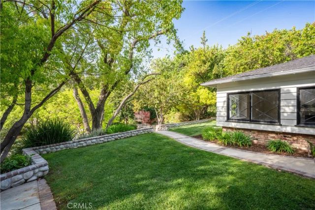 23555 Neargate, Newhall, CA 91321