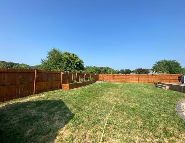 500 Countryshire Court, Griffith, IN 46319