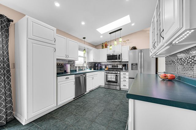 500 Countryshire Court, Griffith, IN 46319