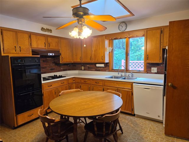 5644 LAKE PLEASANT Road, Erie, PA 16509