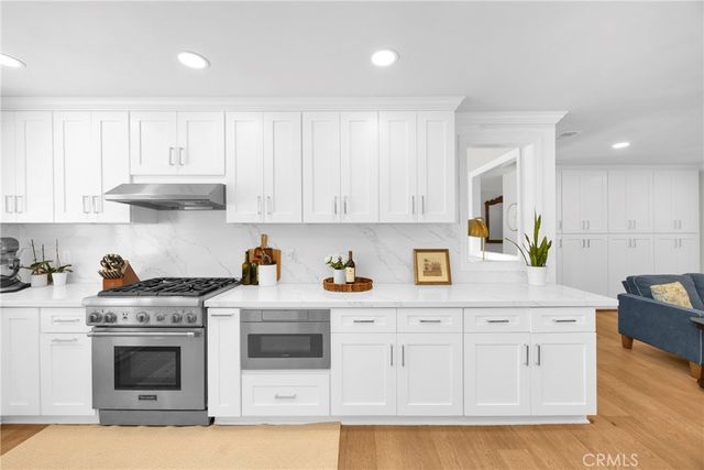 10462 Christopher St., Cypress, CA 90630