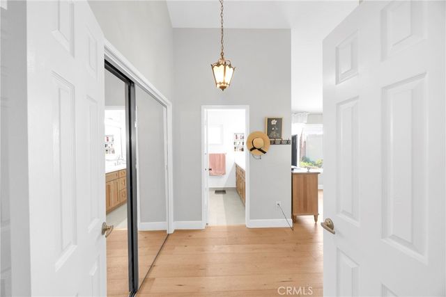 10462 Christopher St., Cypress, CA 90630