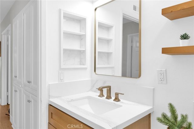 10462 Christopher St., Cypress, CA 90630