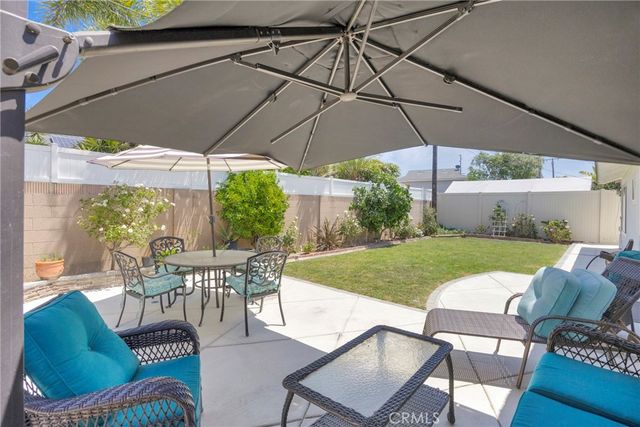 10462 Christopher St., Cypress, CA 90630