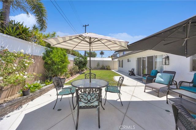 10462 Christopher St., Cypress, CA 90630