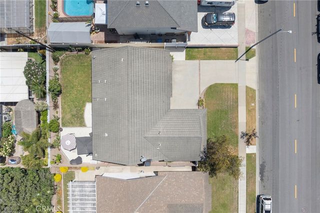 10462 Christopher St., Cypress, CA 90630