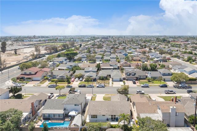 10462 Christopher St., Cypress, CA 90630