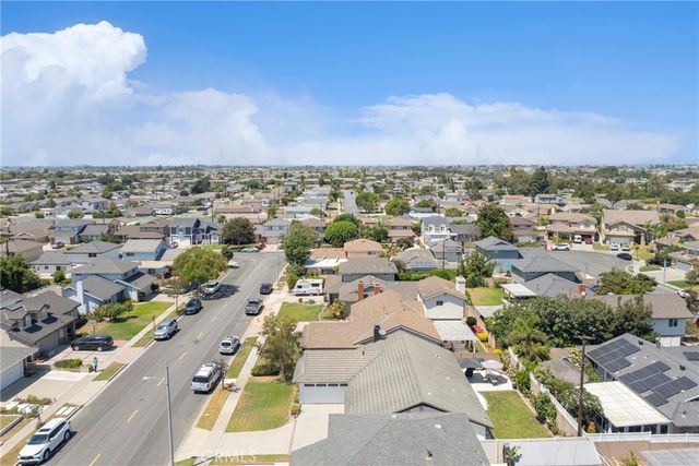 10462 Christopher St., Cypress, CA 90630