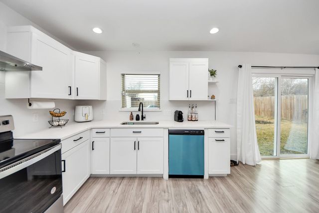 1110 Johnson Street, Pasadena, TX 77506