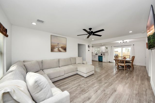 1110 Johnson Street, Pasadena, TX 77506