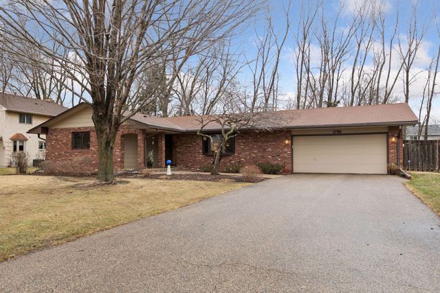 1795 Lake Valentine Road, Arden Hills, MN 55112
