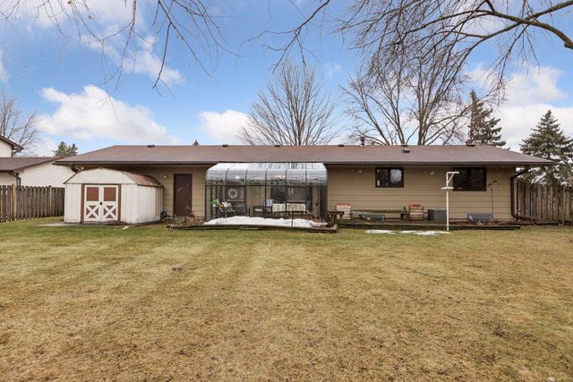 1795 Lake Valentine Road, Arden Hills, MN 55112
