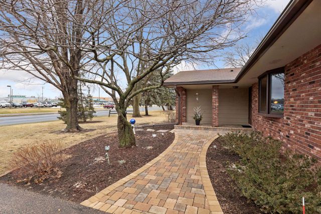 1795 Lake Valentine Road, Arden Hills, MN 55112