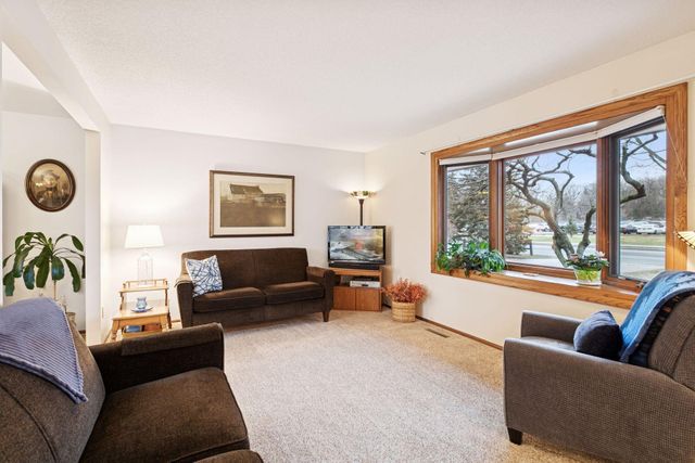 1795 Lake Valentine Road, Arden Hills, MN 55112