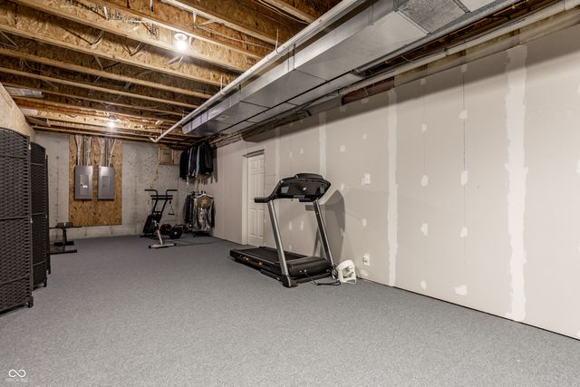 9729 Oakhaven Court, Indianapolis, IN 46256